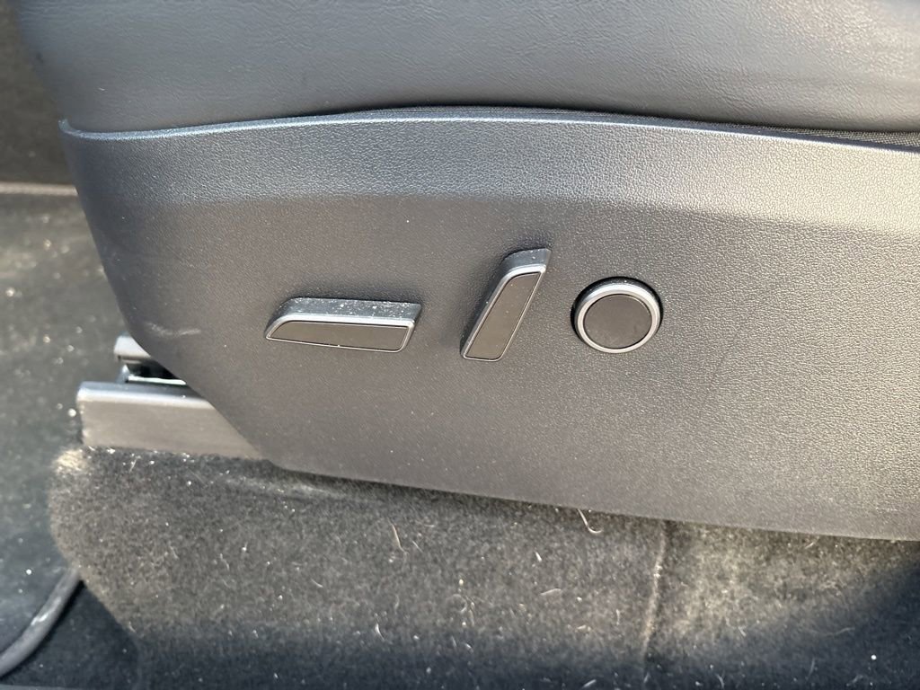 Used 2024 Tesla Model Y Long Range image 18