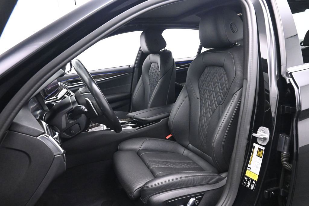 Used 2022 BMW 540i xDrive w/ Premium Package AWD/4WD image 16