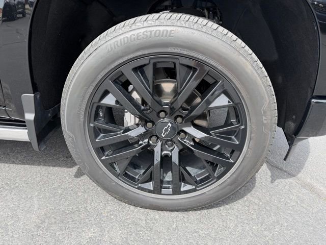 Used 2025 Chevrolet Silverado 1500 High Country AWD/4WD image 9
