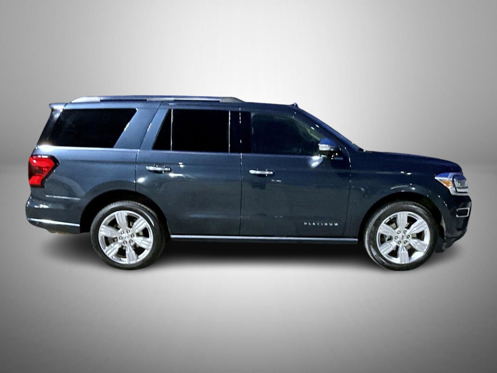 Used 2024 Ford Expedition Platinum image 4