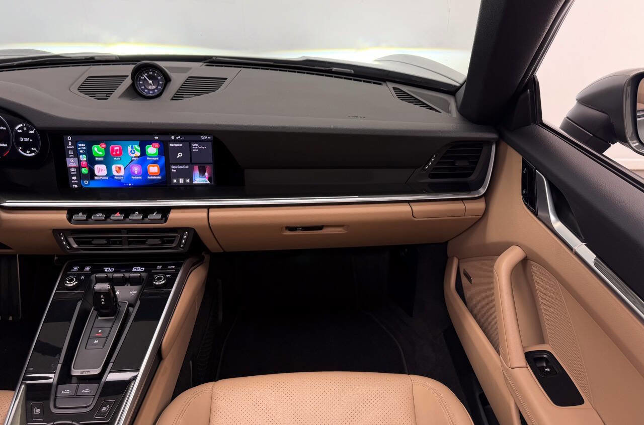 Used 2021 Porsche 911 image 61