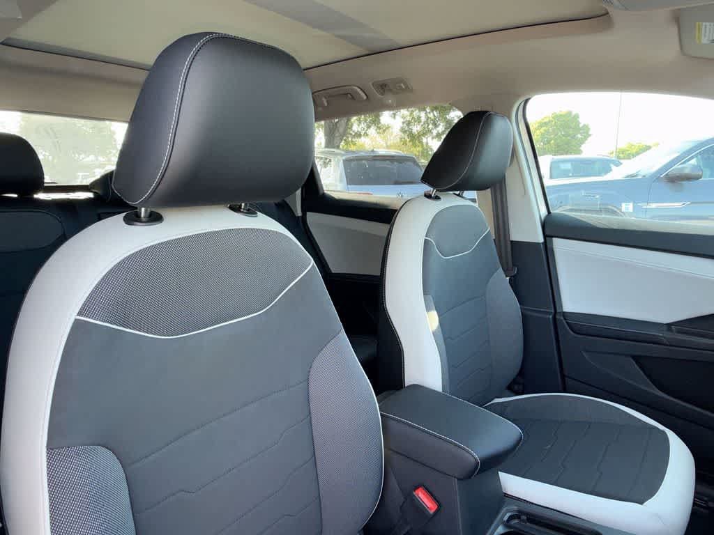 New 2026 Volkswagen Taos SE FWD image 27