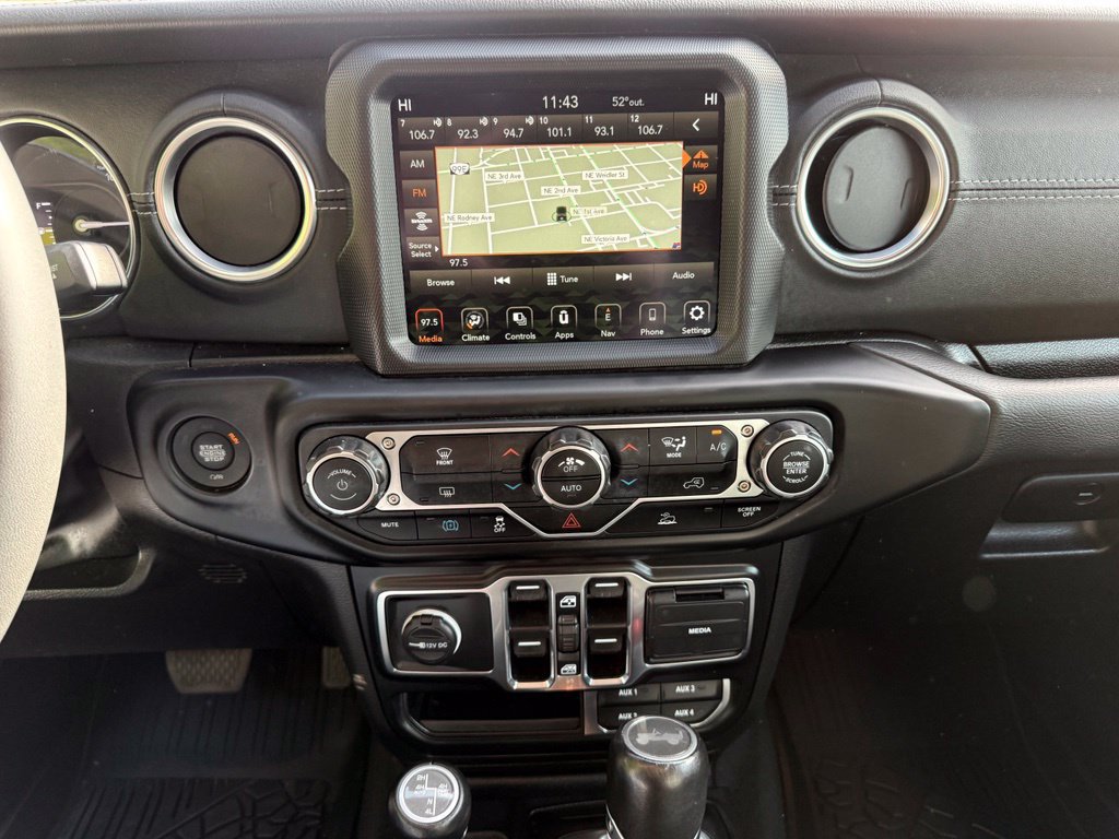 Used 2023 Jeep Wrangler Unlimited Sahara AWD/4WD image 21