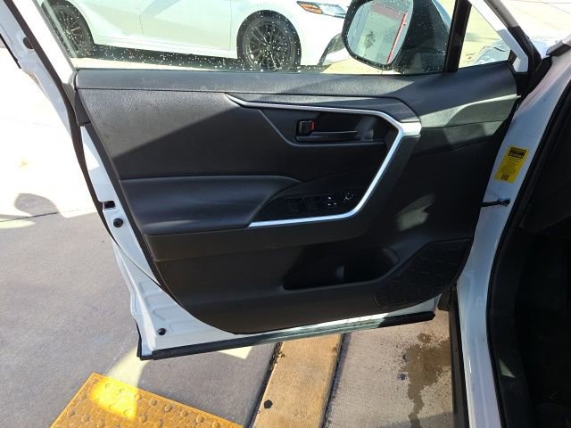 Used 2023 Toyota RAV4 LE image 11