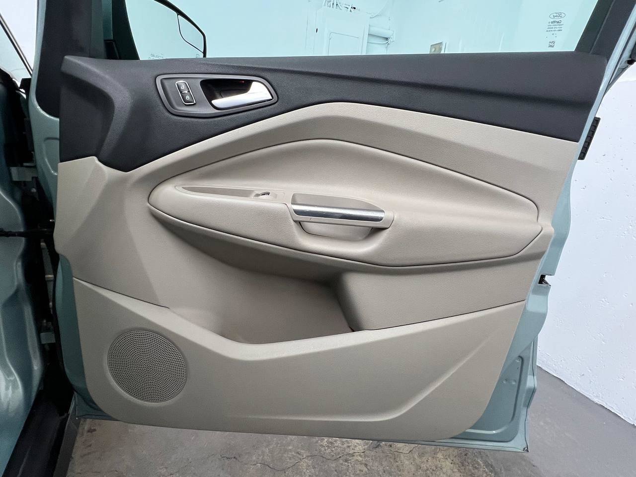 Used 2013 Ford C-MAX SEL image 11