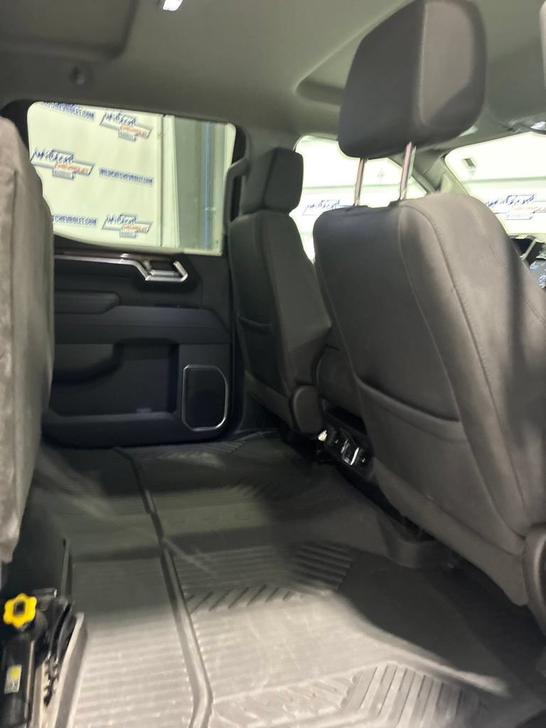 Used 2025 Chevrolet Silverado 1500 LT AWD/4WD image 36