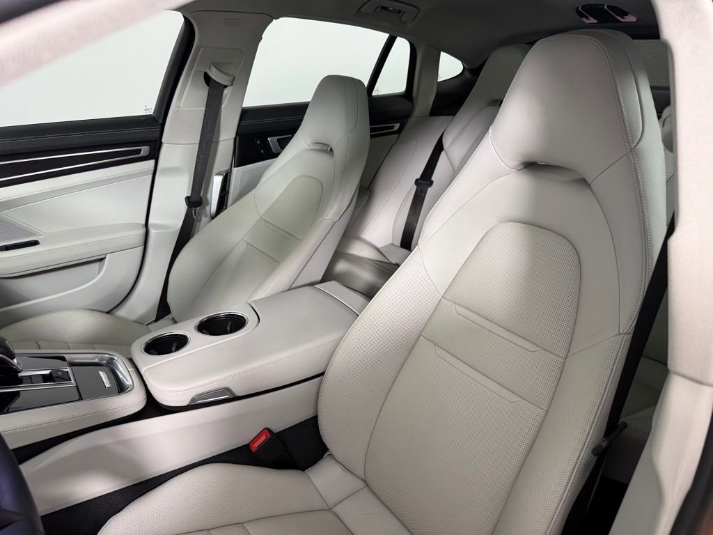 Certified 2022 Porsche Panamera 4 Platinum Edition image 5