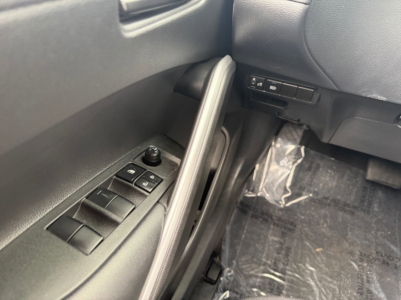 Certified 2023 Toyota Corolla Cross LE AWD/4WD image 23