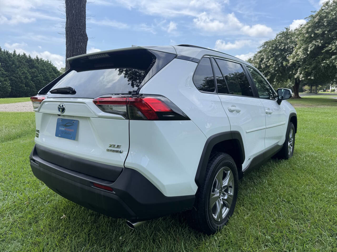 Used 2022 Toyota RAV4 XLE image 5