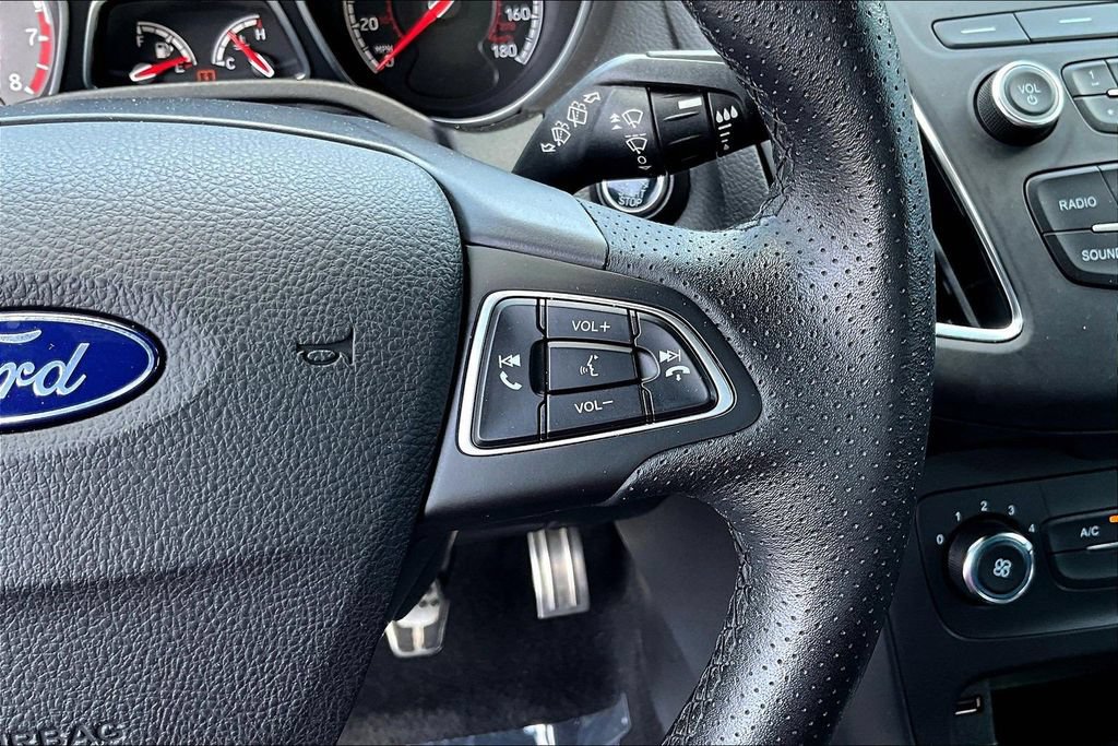 Used 2017 Ford Focus ST FWD image 13