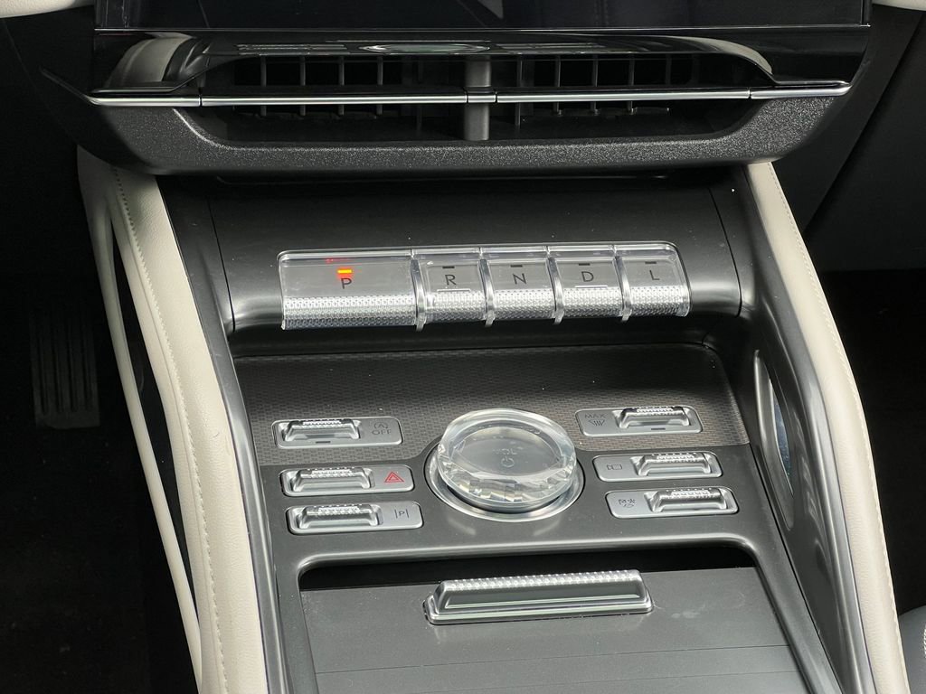 Used 2025 Lincoln Nautilus Premier w/ Equipment Group 102A image 21