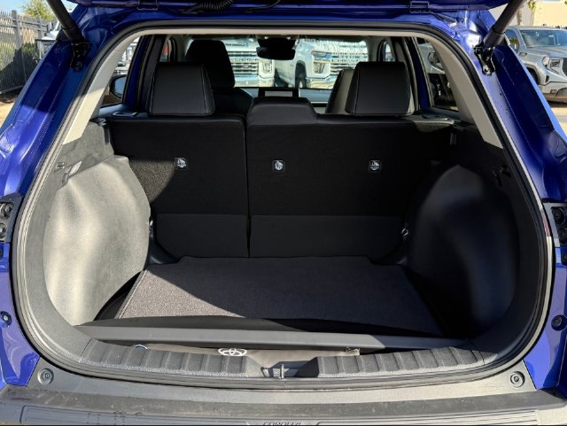 Used 2025 Toyota Corolla Cross XLE FWD image 29