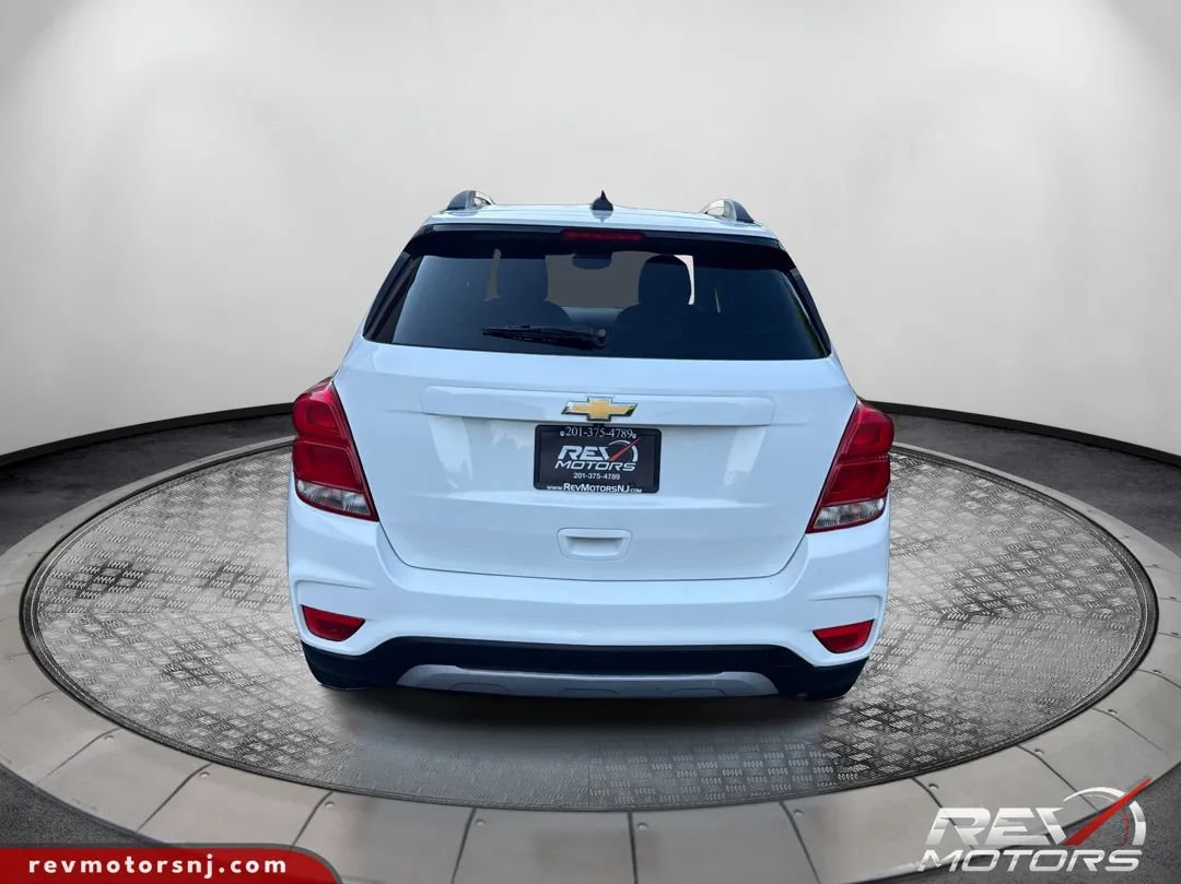 Used 2019 Chevrolet Trax LT w/ LT Convenience Package FWD image 4