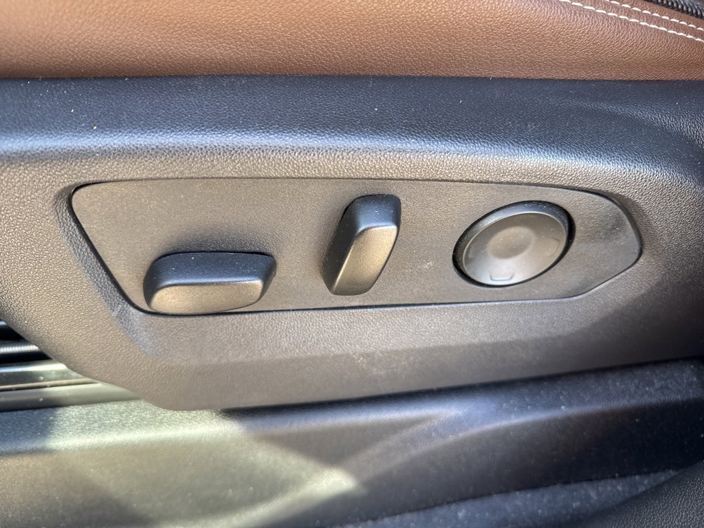 Used 2025 Chevrolet Tahoe High Country w/ Sun And Tow Package image 17