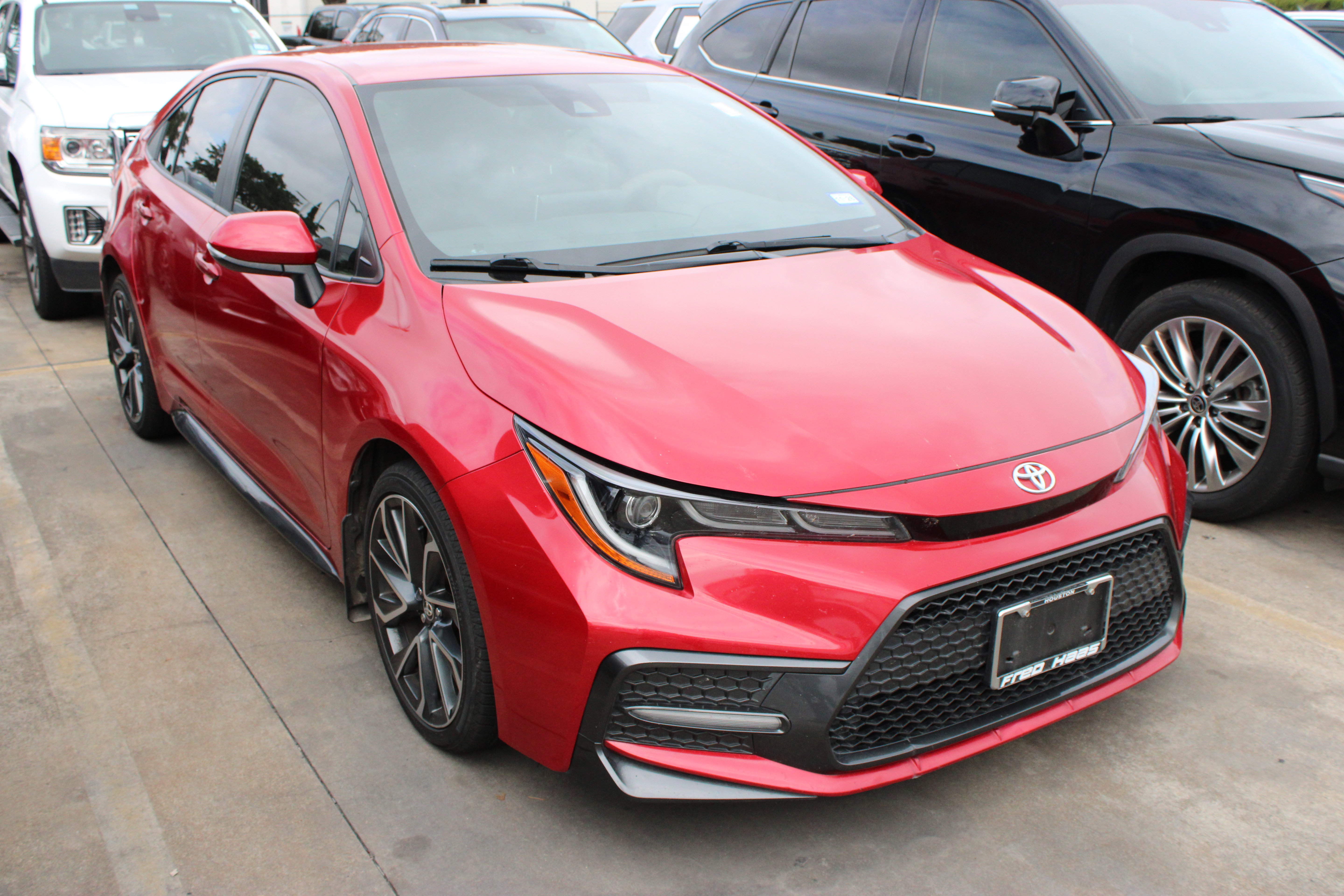 Used 2020 Toyota Corolla SE FWD image 2