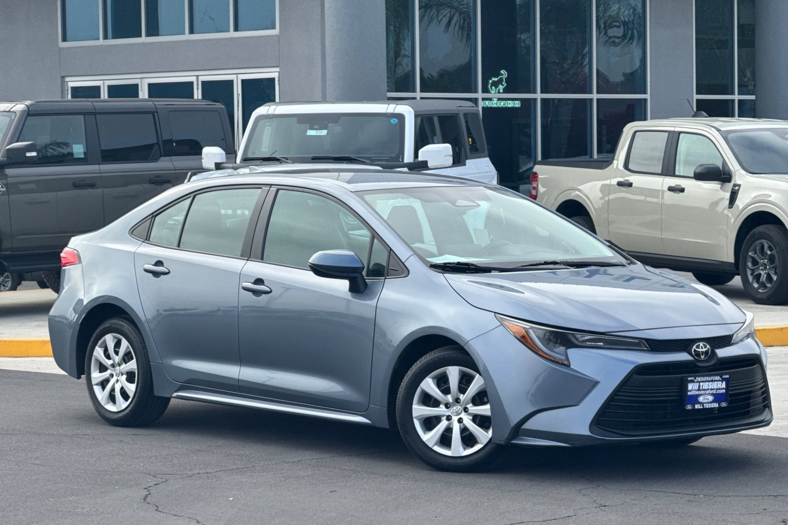 Used 2024 Toyota Corolla LE image 2