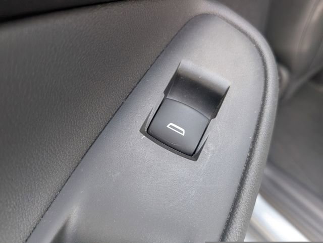 Used 2020 Buick Encore GX Essence w/ Experience Buick Package image 12