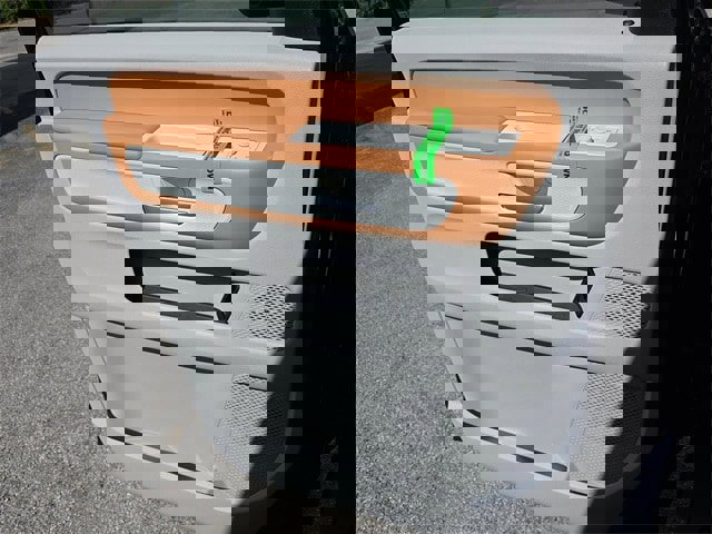 New 2025 Volkswagen ID. Buzz Pro S Plus image 10