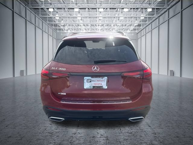 Used 2025 Mercedes-Benz GLC 300 image 4
