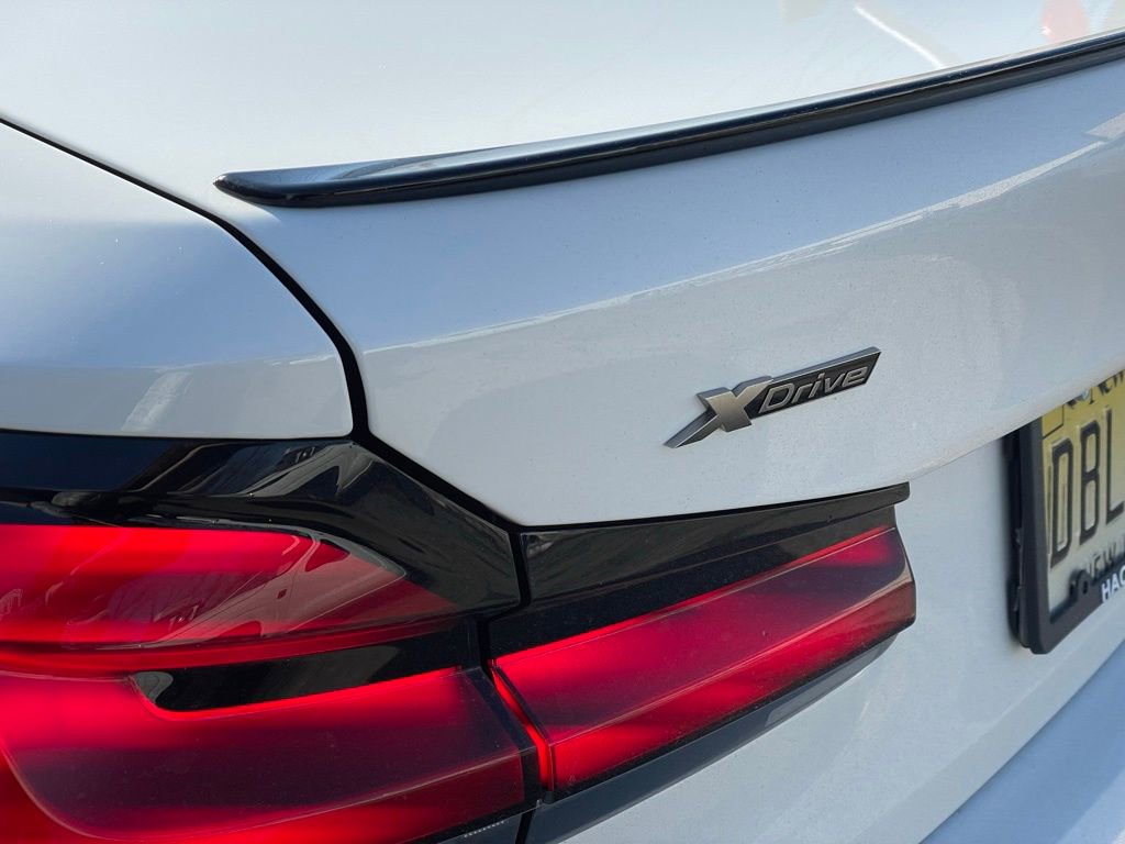 Used 2023 BMW M550i xDrive w/ Dynamic Handling Package image 30