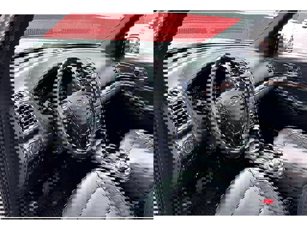 Used 2018 Ford Explorer Platinum AWD/4WD image 14