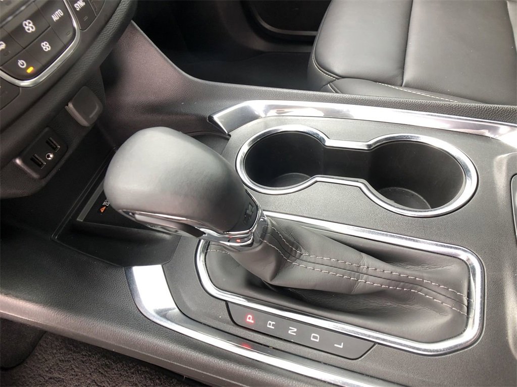 Used 2023 Chevrolet Traverse LT image 19