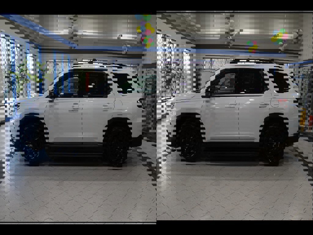 Certified 2025 Honda Pilot Black Edition image 8