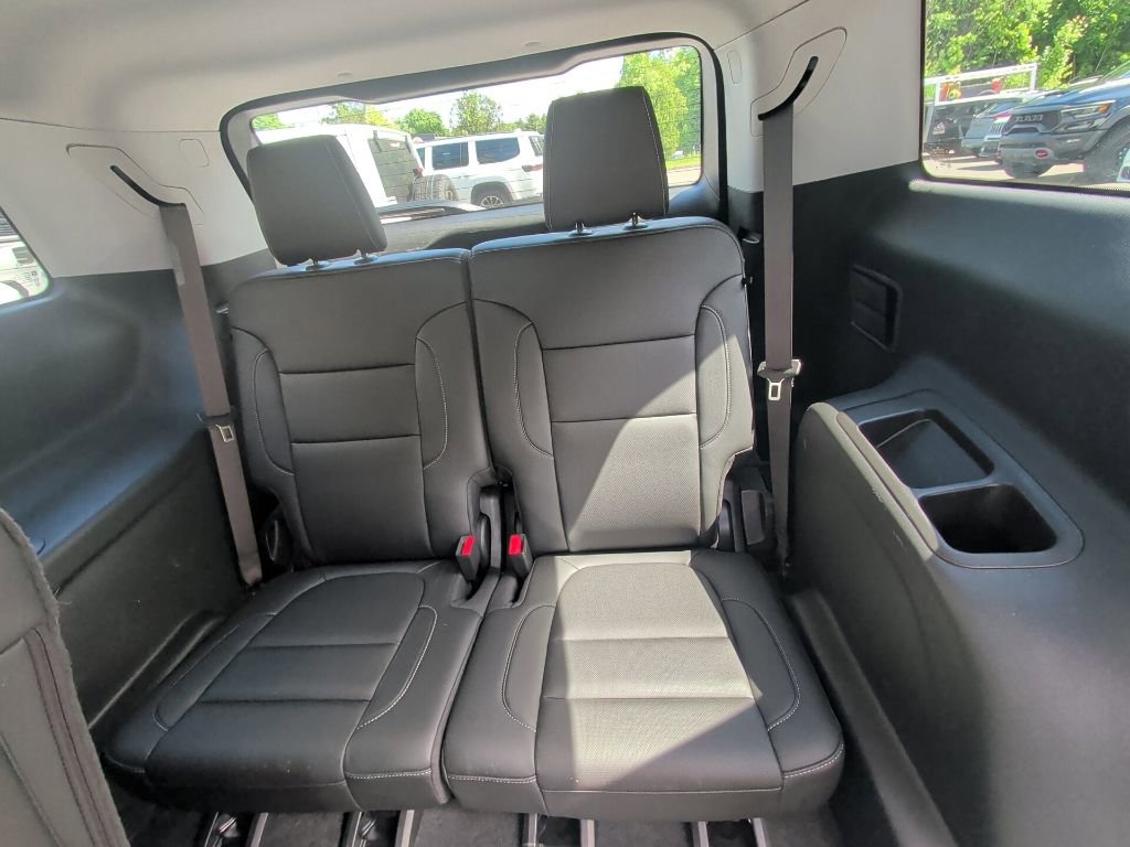 Used 2022 GMC Acadia SLT w/ Elevation Edition AWD/4WD image 13