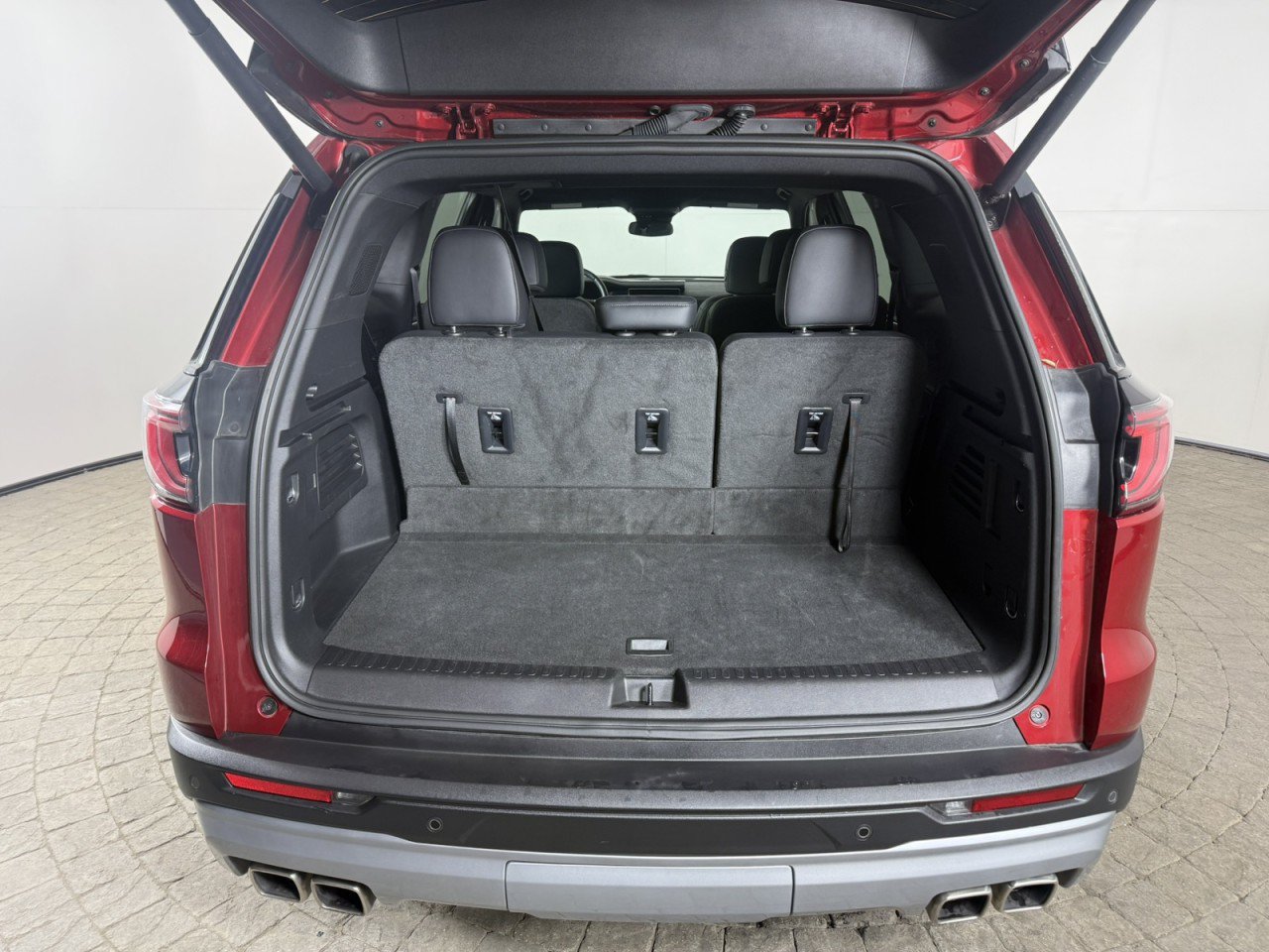 Used 2024 GMC Acadia Elevation AWD/4WD image 7