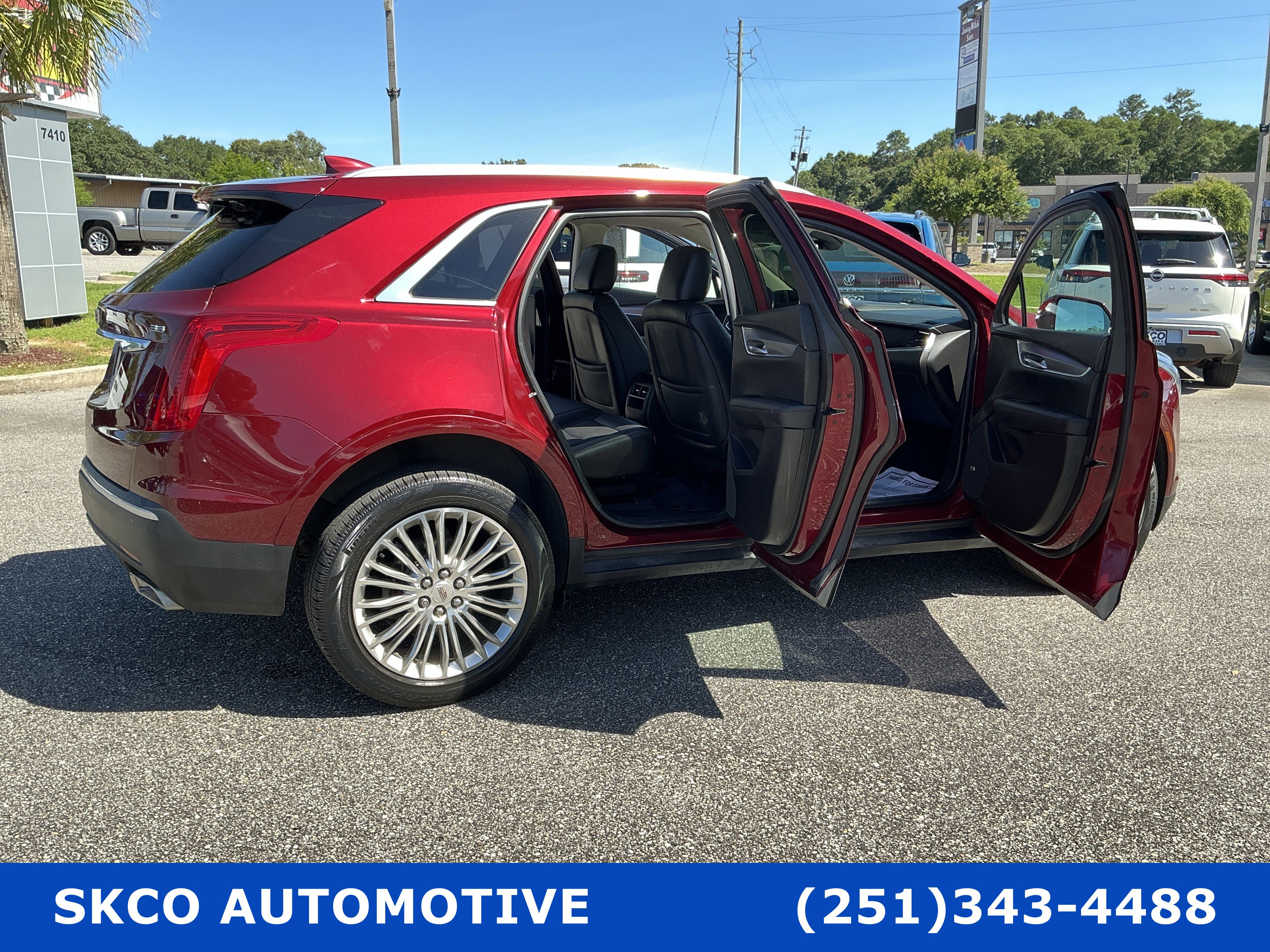 Used 2018 Cadillac XT5 Luxury w/ Driver Awareness Package FWD image 33
