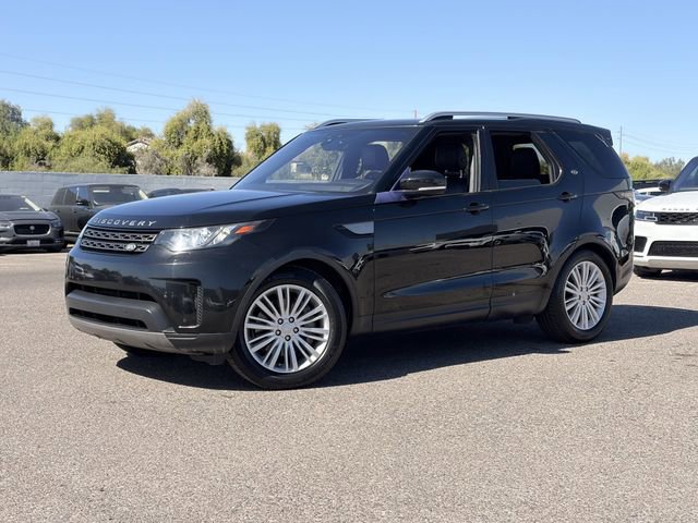 Used 2018 Land Rover Discovery SE image 2