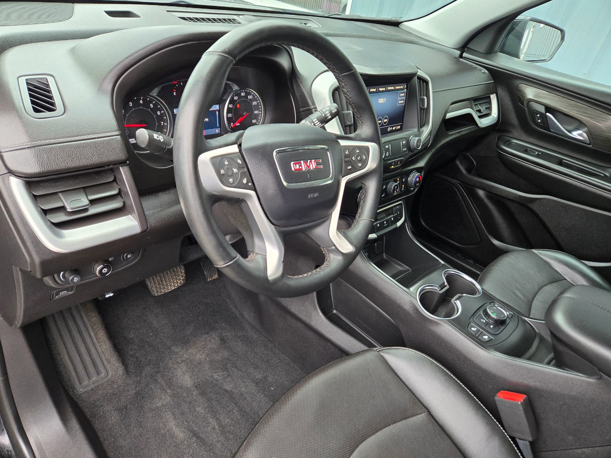 Used 2024 GMC Terrain SLT image 38
