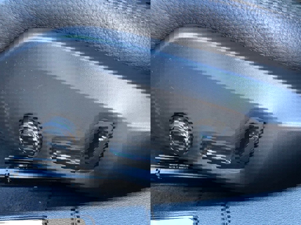 Used 2025 Volvo V60 B5 Cross Country Plus image 13