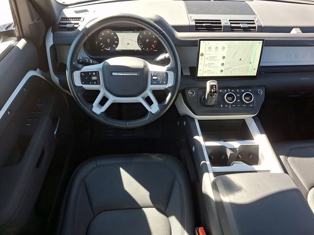 Used 2025 Land Rover Defender 110 S image 11