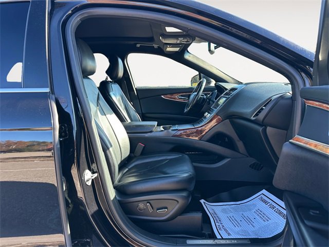 Used 2019 Lincoln Nautilus Select image 15