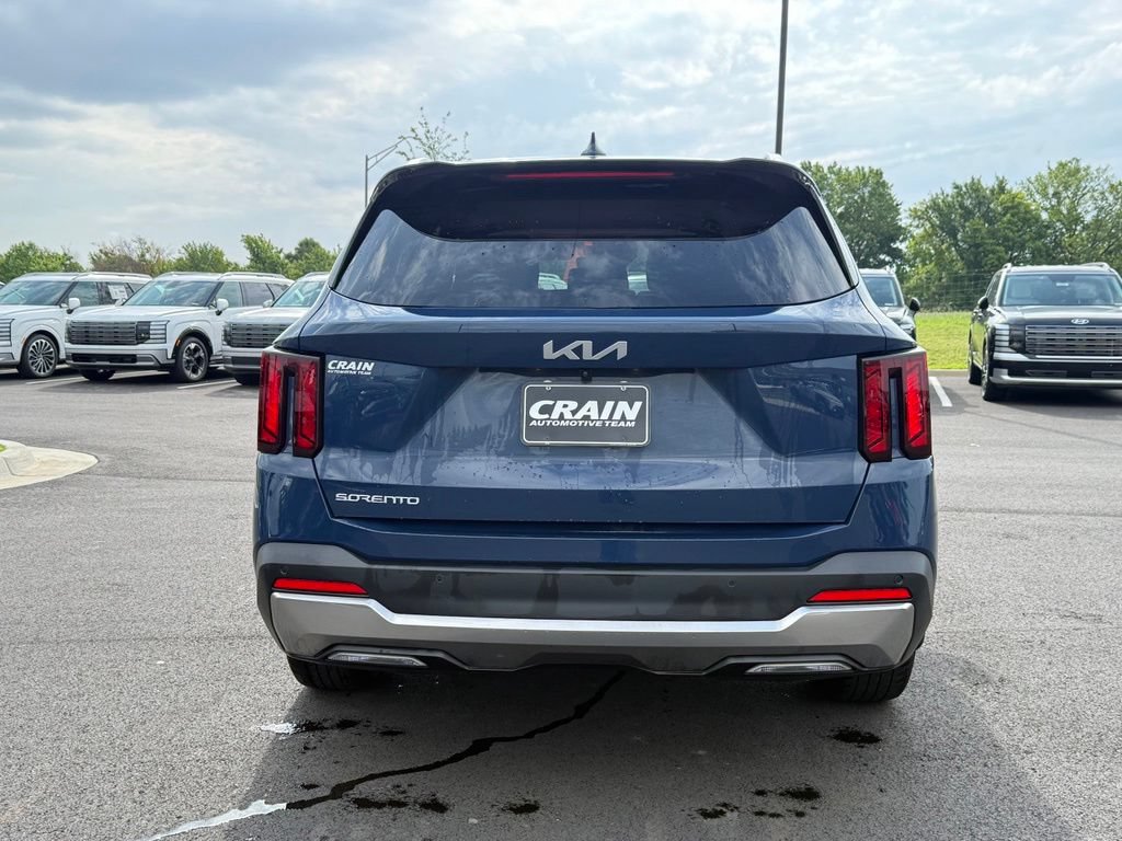 Used 2025 Kia Sorento S FWD image 6