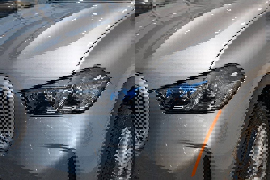 New 2026 BMW X5 xDrive50e w/ Climate Comfort Package image 8