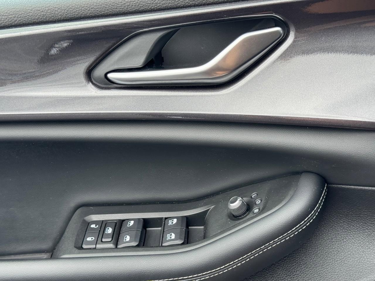 Used 2021 Jeep Grand Cherokee L Laredo w/ Luxury Tech Group I image 24