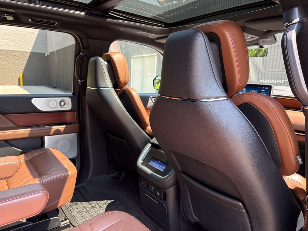 Certified 2022 Lincoln Navigator L Reserve AWD/4WD image 34