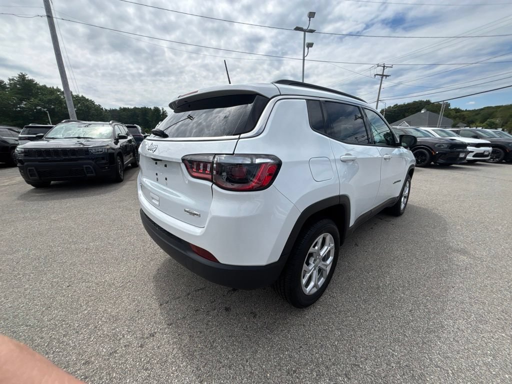 Certified 2024 Jeep Compass Latitude AWD/4WD image 5