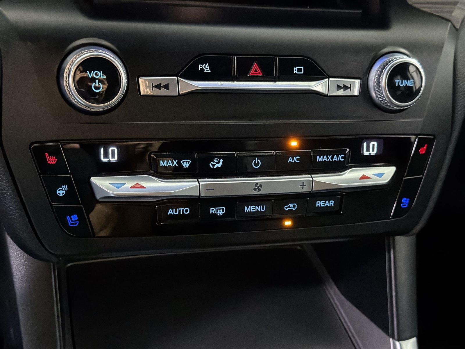 Used 2020 Ford Explorer Limited AWD/4WD image 21