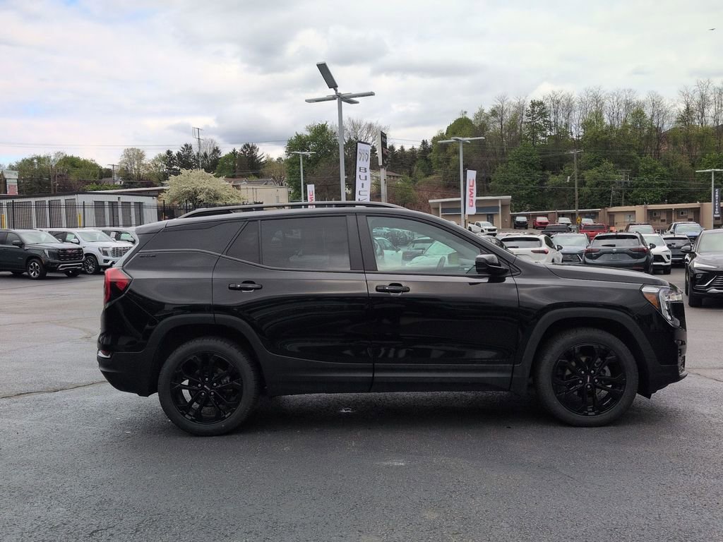 Certified 2022 GMC Terrain SLE w/ Driver Convenience Package AWD/4WD image 4