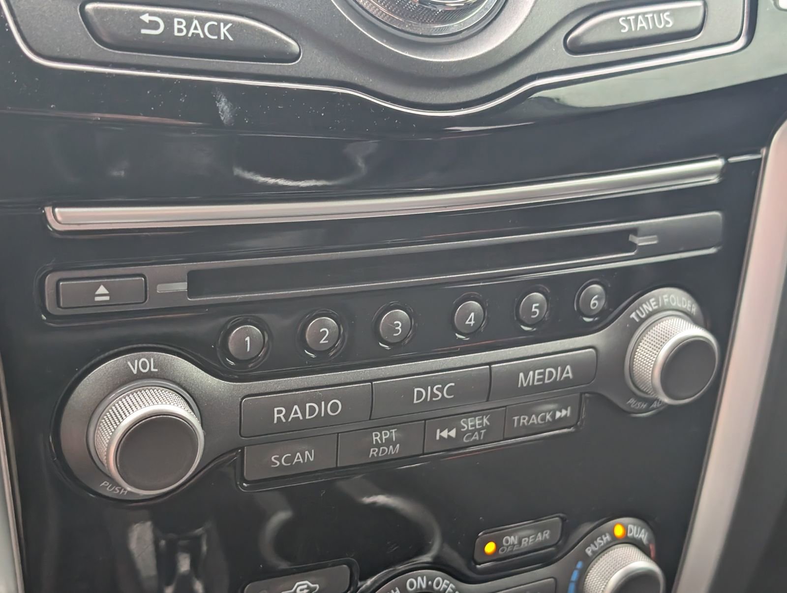 Used 2018 Nissan Pathfinder SV image 26