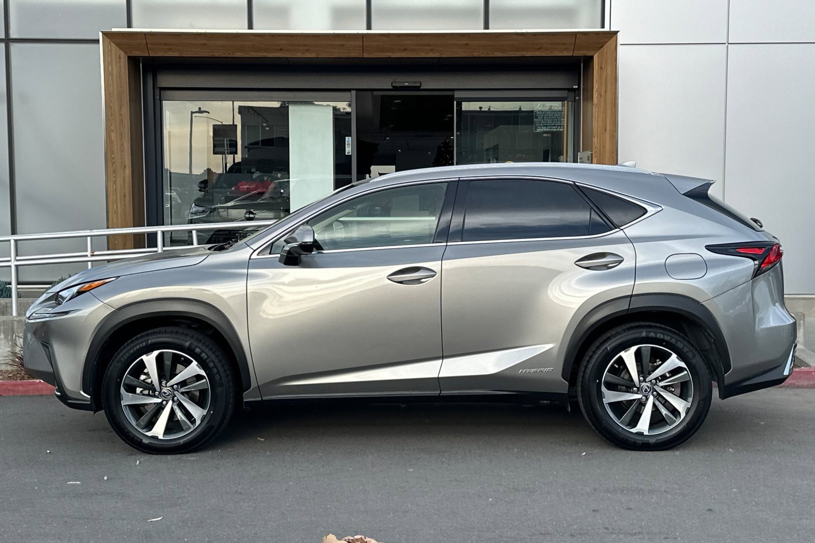 Used 2018 Lexus NX 300h AWD image 5