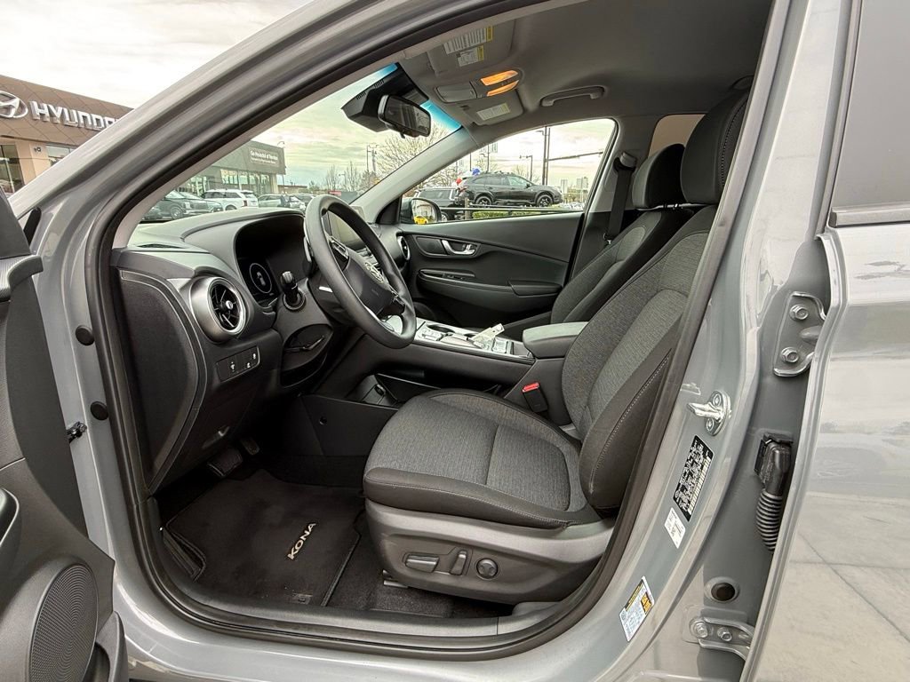Certified 2023 Hyundai Kona SE image 3