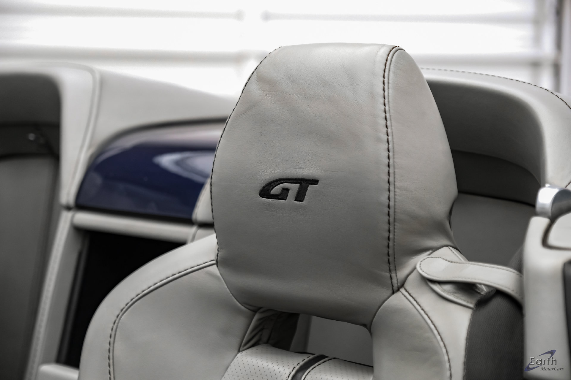Used 2015 Aston Martin V8 Vantage GT RWD image 47