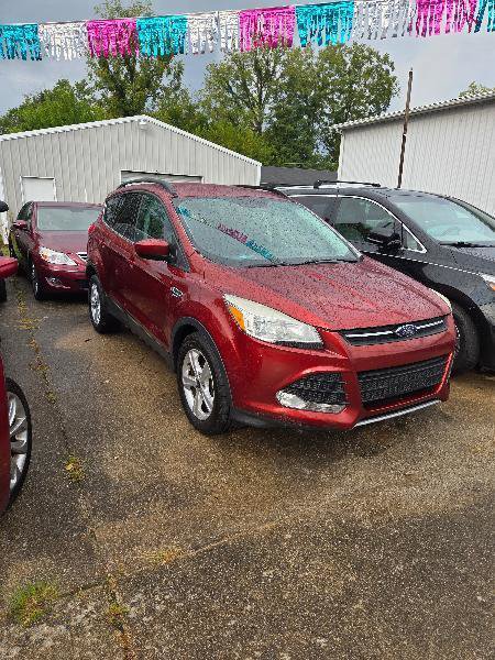 Used 2015 Ford Escape SE image 2