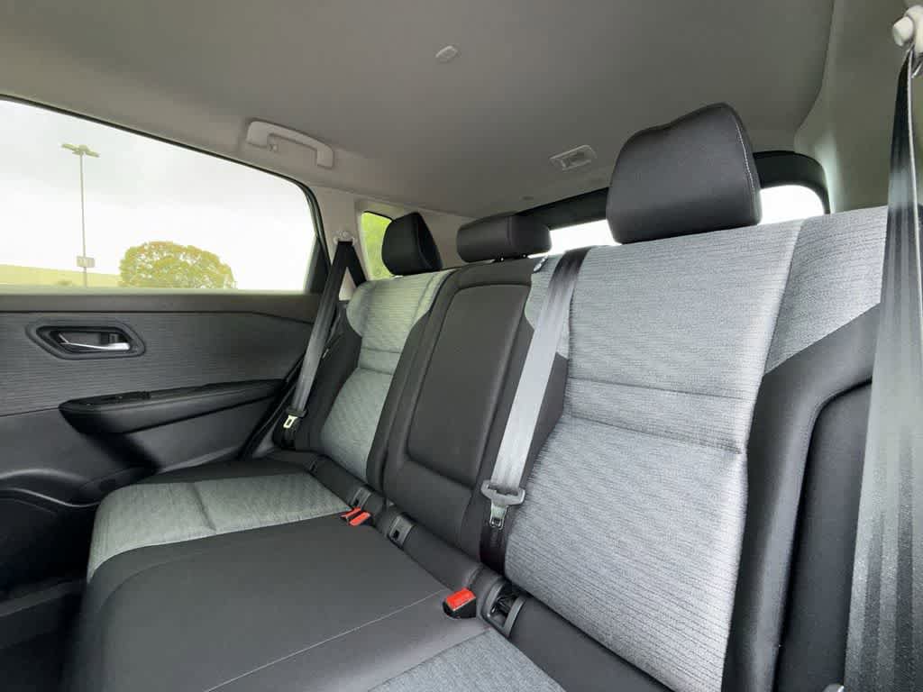 Used 2023 Nissan Rogue SV FWD image 22