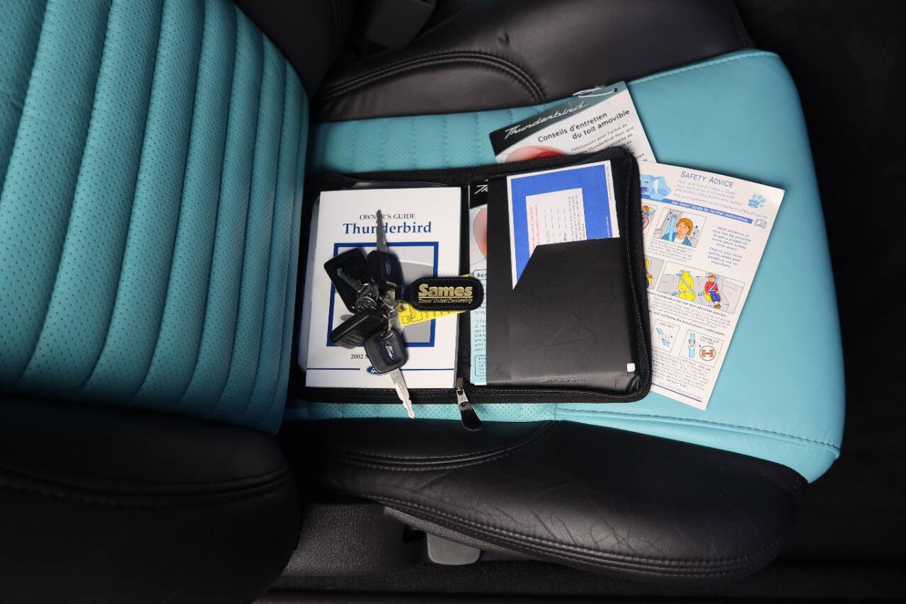 Used 2002 Ford Thunderbird Deluxe image 25