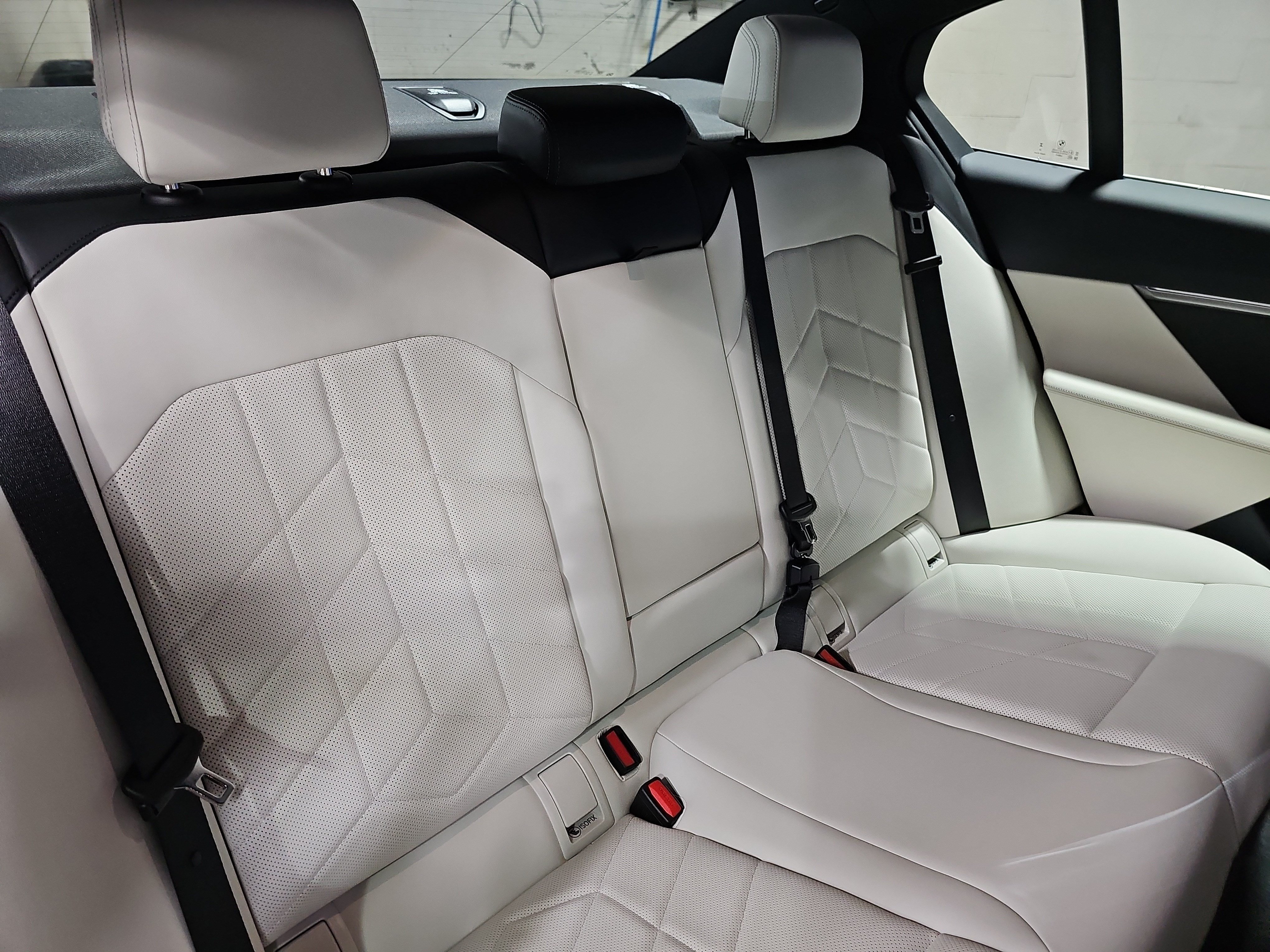 Certified 2026 BMW i5 eDrive40 RWD image 13